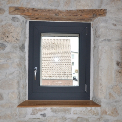 Fenster in Bruchstein